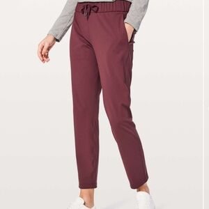 Lululemon On The Fly Jogger Luxtreme Redwood Athleisure Pants Women’s Size 2